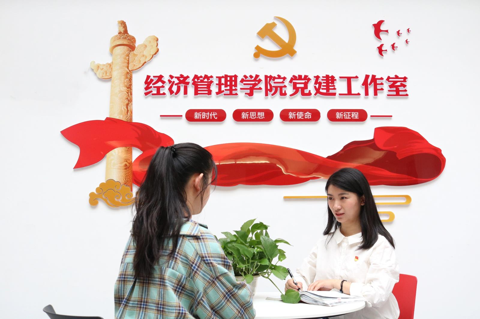 生活照（江苏bb贝博Ballbet技术学院王甜甜）.jpg