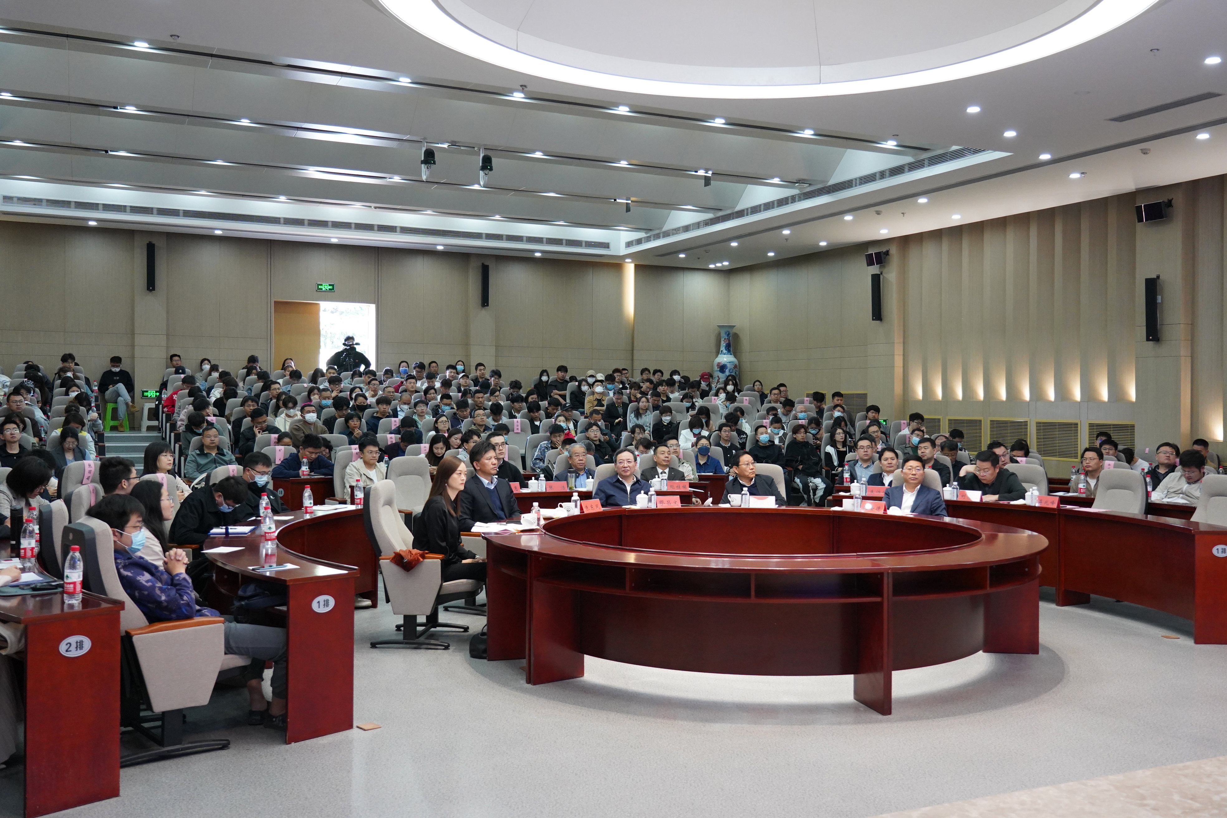 绿色建筑与建筑文化高峰论坛在江苏建院举办，建筑业发展新机遇引热议